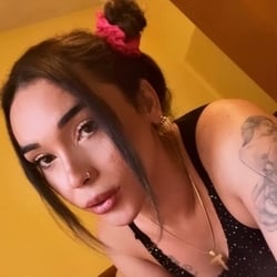 Foto de Louise Lins ao vivo na webcam