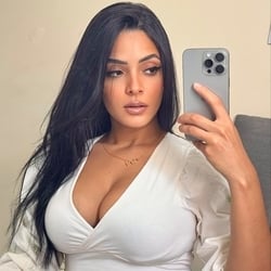 Foto de Louisee Flor ao vivo na webcam