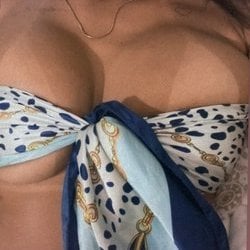 Foto de Lua Hot 123 ao vivo na webcam