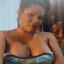 Foto de Luara Desejo ao vivo na webcam