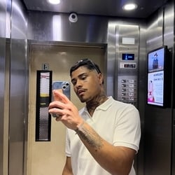 Foto de Lucas 011 ao vivo na webcam