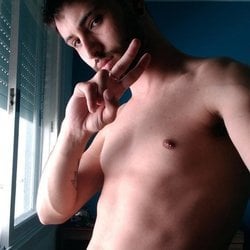 Foto de Lucas Uhr ao vivo na webcam