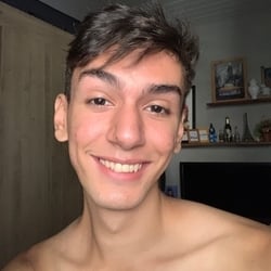 Foto de Lucca Bellini ao vivo na webcam