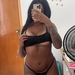 Foto de Lucy Moreninha ao vivo na webcam