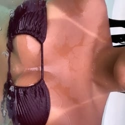Foto de Ludzinha 19 - videos sexo ao vivo Sexo ao Vivo