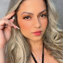 Foto de Luiza Bourbon ao vivo na webcam