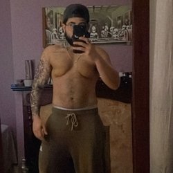 Foto de Luke Muri ao vivo na webcam