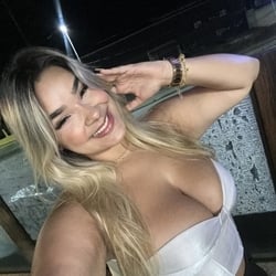 Foto de Luly 01 ao vivo na webcam