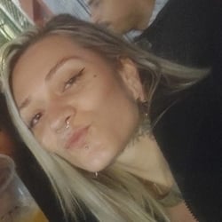 Foto de Luna 42 ao vivo na webcam