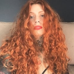 Foto de Lunar Ly ao vivo na webcam