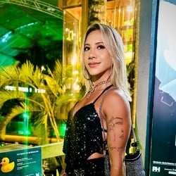 Foto de Luyza ao vivo na webcam