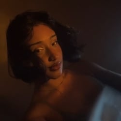 Foto de Lya Biten ao vivo na webcam