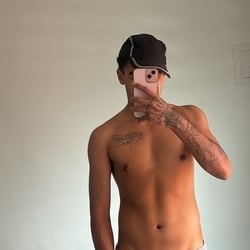 Foto de M Black 011 ao vivo na webcam