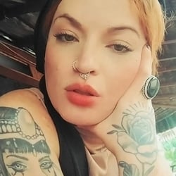 Foto de Madê Pille 7777 ao vivo na webcam