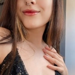 Foto de Maju Castellani ao vivo na webcam