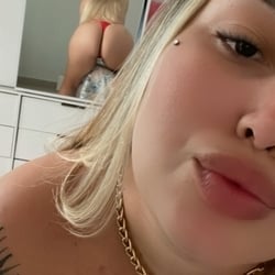 Foto de Mallu 023 ao vivo na webcam