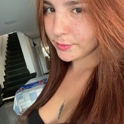 Foto de Manuh Bely ao vivo na webcam