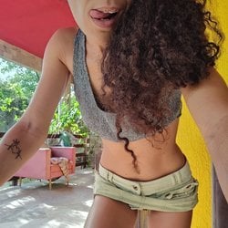 Foto de Manuzinhah Anal ao vivo na webcam