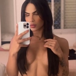 Foto de Marcelly Lanay ao vivo na webcam