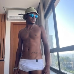 Foto de Marginal Tom ao vivo na webcam