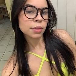 Foto de Mari Albuq ao vivo na webcam