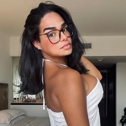 Foto de Mariana Gular ao vivo na webcam