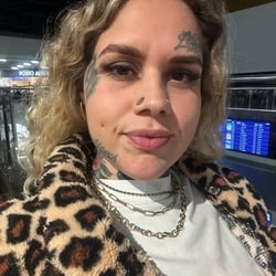 Foto de Marie Petit ao vivo na webcam