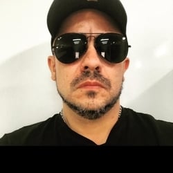 Foto de Damon ao vivo na webcam