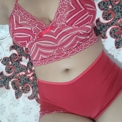 Foto de May Lopes 1997 ao vivo na webcam