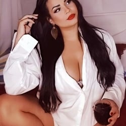 Foto de Maya Lívia ao vivo na webcam