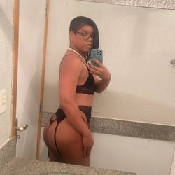 Foto de Mayka Mello ao vivo na webcam