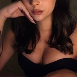 Foto de Meg Oliveira ao vivo na webcam