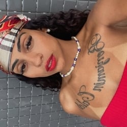 Foto de Mel Fontyneli ao vivo na webcam