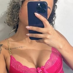 Foto de Mel Furtado ao vivo na webcam