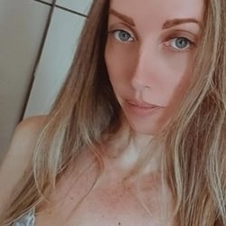 Foto de Mel Wonder ao vivo na webcam