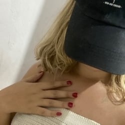 Foto de Mia Fratane ao vivo na webcam