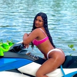 Foto de Mih Carioca 01 ao vivo na webcam