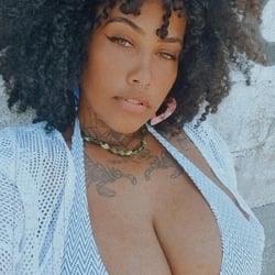 Foto de Mikah 31 ao vivo na webcam