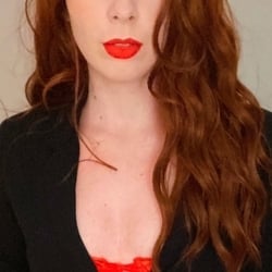 Foto de Mirela Andrade ao vivo na webcam