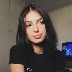 Foto de Mirella Burmann ao vivo na webcam