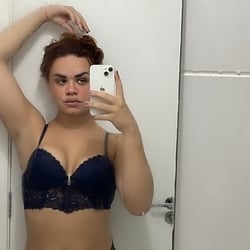 Foto de Mirella Katter ao vivo na webcam