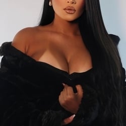 Foto de Mirella Loirinha ao vivo na webcam