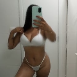 Foto de Monallyza ao vivo na webcam