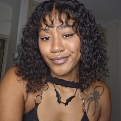 Foto de Mora Dark ao vivo na webcam