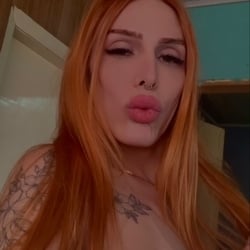 Foto de Agatha Giacchin ao vivo na webcam