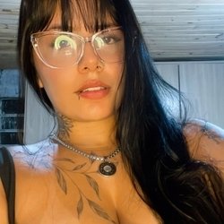 Foto de Mya Reis ao vivo na webcam