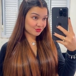 Foto de N Vivi ao vivo na webcam