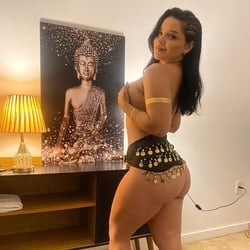 Foto de Nadra Naj ao vivo na webcam