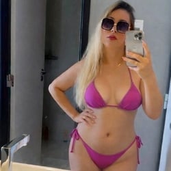 Foto de Lara Mota ao vivo na webcam