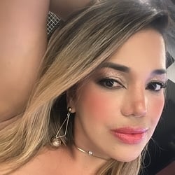 Foto de Nanda Batista ao vivo na webcam